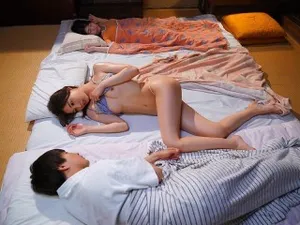 KNMB-059 Riona (30), một người bạn tình lớn tuổi hơn dẫn đầu trong việc xuất tinh vào âm đạo